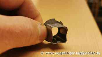 Kind in Not: Feuerwehr befreit Finger aus Plätzchen-Ausstecher