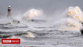 Storm Arwen: Amber wind warning for parts of UK