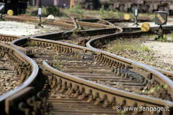 Cadavere sui binari alla stazione di Formia: linea ferroviaria Roma-Napoli bloccata - Fanpage