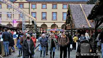 Siegen: Lange Schlange vor dem Eingang zum Weihnachtsmarkt - Westfalenpost