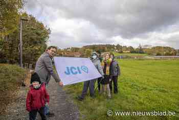 Jonge Kamer maakt drie letterwandelingen