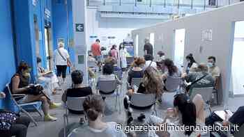Covid: terza dose per chi ha tra 40-59 anni A Modena e in regione è subito boom di prenotazioni - La Gazzetta di Modena
