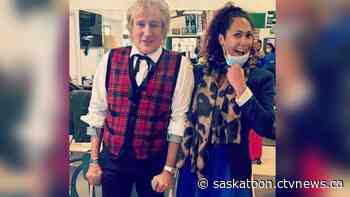'Absolutely extraordinary': Saskatoon woman featured on Rod Stewart's new album