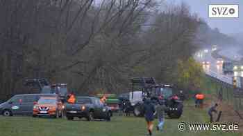 Ludwigslust-Parchim: Bau des Elektrozauns gegen Ausbreitung der Schweinepest | svz.de - svz.de