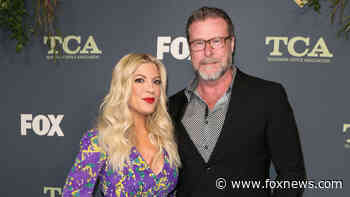 Tori Spelling posts without Dean McDermott during Thanksgiving celebration with daughters amid divorce rumors