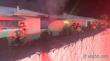10 displaced, 1 hospitalized after apartment fire in central Fresno