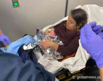 Woman gives birth to baby on board Delta flight, with help from firefighters, nurse - Globalnews.ca