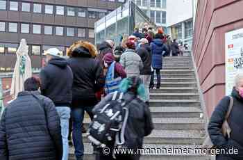 Lange Warteschlangen vor Testzentren - wie die Stadt Mannheim Kapazitäten erhöhen will - Mannheim - Nachrichten und Informationen - Mannheimer Morgen