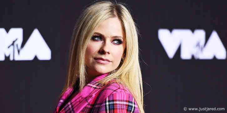 Avril Lavigne Announces Upcoming Tour in Canada!