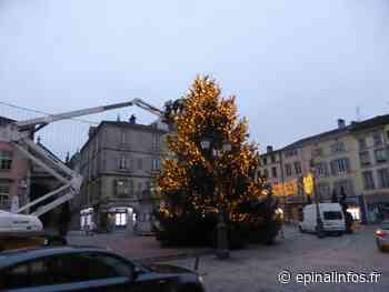 A Epinal, le sapin de Noël se pare de ses plus belles décorations - Epinal infos - Epinal Infos