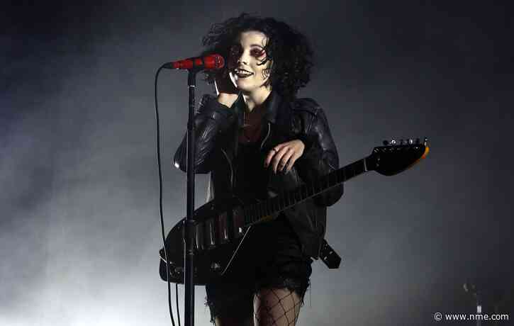 Watch Pale Waves’ ‘Fall To Pieces’ live performance video shot at London’s The Pool