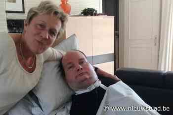 Verlamde risicopatiënt Bert (43) richt zich in open brief tot niet-gevaccineerden: “Ik word met de dag bozer” - Het Nieuwsblad