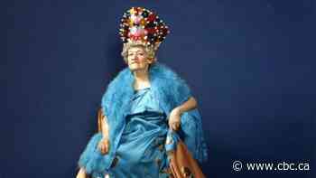 These photos show why splashy seamstress stole the show at iconic Quebec concert hall