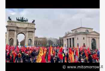 Migliaia di persone all'Arco della Pace manifestano contro il Governo - Mi-Tomorrow