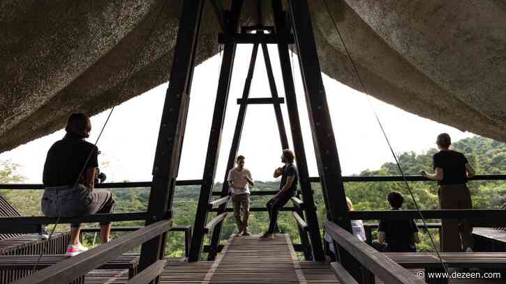 Learning Viewpoint by Al Borde overlooks an Ecuadorian forest preserve