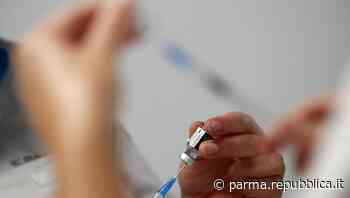 Terza dose, l'Ausl di Parma aumenta l'offerta: "Prenotate on line" - La Repubblica