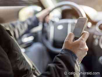 Distracted driving responsible for more than a quarter of crashes in Alberta, according to report - Calgary Herald