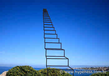 Escultor sul-africano cria 'escada para os céus' em ilusão de ótica incrível - Hypeness