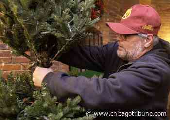 Retailers expecting surge in holiday shopping: National Retail Federation predicts up to $859B in sales - Chicago Tribune