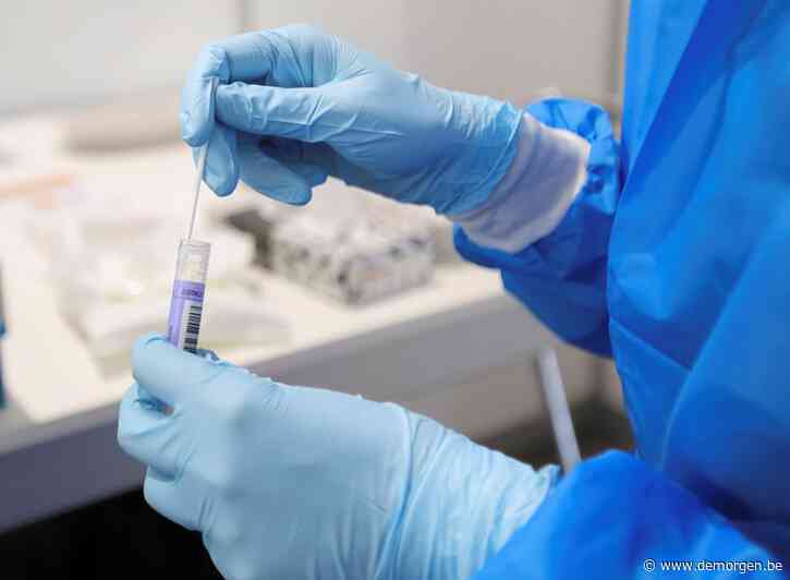 Artsen woedend over versoepelde teststrategie: ‘Recept voor versnelling van de pandemie’