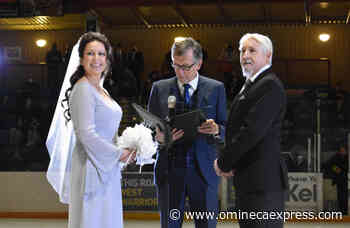 Newly-weds tie the knot at West Kelowna Warriors BCHL game – Vanderhoof Omineca Express - Omineca Express