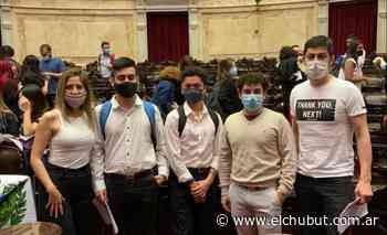 Estudiantes secundarios de Chubut participan en Buenos Aires del Parlamento Juvenil del Mercosur - Diario EL CHUBUT