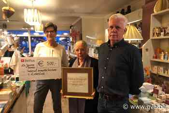 Zuster Jeanne Devos inspireert kalligrafe van 't Letterhuis: “Niets is onmogelijk als we het samen doen” - Gazet van Antwerpen