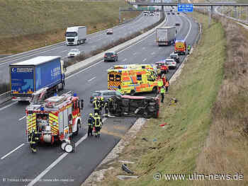 Auto überschlägt sich auf Autobahn: Unfallbeteiligte Corona-positiv