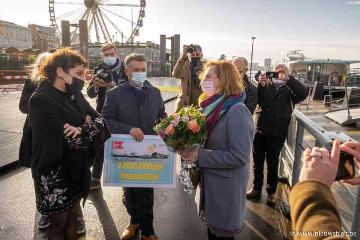 Waterbus ontvangt twee miljoenste passagier