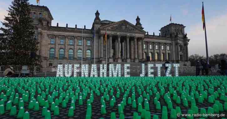 Lichtermeer für Migranten an polnisch-belarussischer Grenze