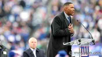Giants retire legendary DE Strahan's number