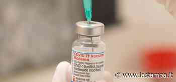 Variante Omicron, Modena annuncia un booster specifico “con dose più alta” - La Stampa