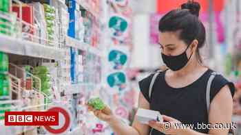 Covid: Shoppers asked to respect new mandatory mask rules