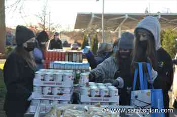 Culinary arts students, Kiwanis volunteers aid community through Operation Turkey - The Saratogian