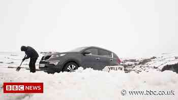 Storm Arwen: Thousands across England remain without power