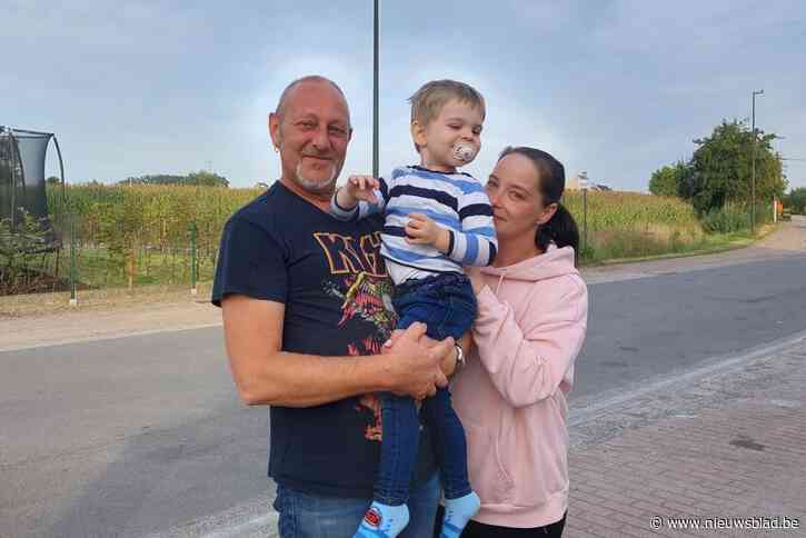 Naar school gaan blijft lijdensweg voor Finn (3): “In het weekend moet onze kleine superheld elke keer opnieuw recupereren van de zware schoolweek”