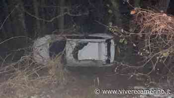 Matelica: auto scivola nella scarpata, ferite due persone (foto) - Vivere Camerino