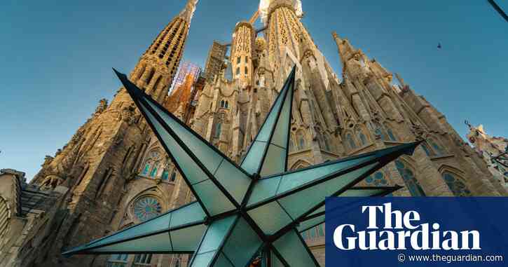 Huge star atop Sagrada Família rekindles residents’ complaints