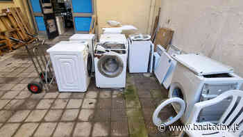 Elettrodomestici fuori uso e in parte smontati, nel retro del negozio un deposito non autorizzato: denunciato commerciante - BariToday