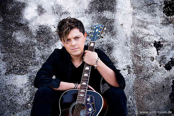 Michael Patrick Kelly singt in der ratiopharm arena in Neu-Ulm