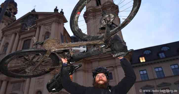 Triathlon-Weltumrundung: Extremsportler Deichmann am Ziel