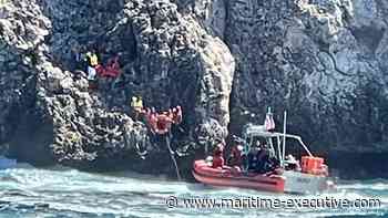 US Coast Guard Rescues 27 From Remote Island After Marathon SAR Effort - The Maritime Executive