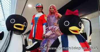 Santa and elves bring festive fun to the Great Grimsby Christmas Market - Grimsby Live