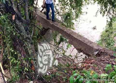 Ante la falta de un puente, en Misantla ´arriesgan la vida´ para cruzar río Palchán - Imagen de Veracruz