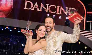 989.000 sahen beim "Dancing Stars"-Finale Caroline Athanasiadis siegen - derStandard.de