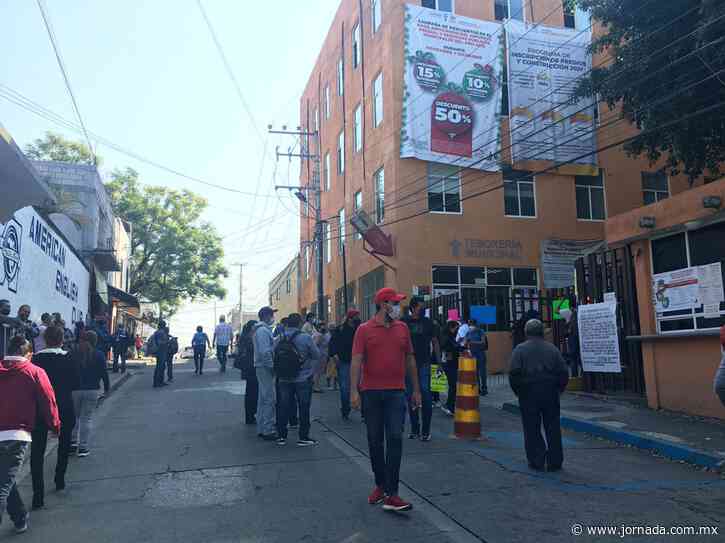 Protestan por segundo día pensionados y jubilados de Cuernavaca - La Jornada