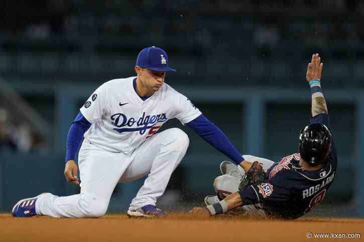 Texas Rangers go big spending, reportedly sign Seager to $325 million deal