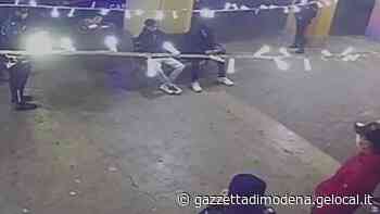 Carpi. Corso Fanti, terza rissa in tre giorni Già danneggiata l'opera di Lunati - La Gazzetta di Modena