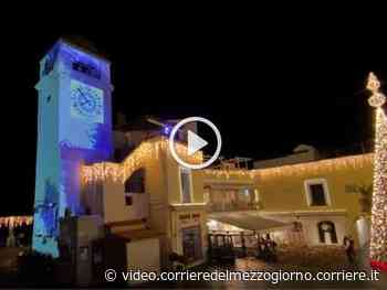 Natale, la Piazzetta di Capri si copre di stelle e d’azzurro - Corriere del Mezzogiorno