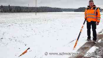 Gefahr für Autofahrer - Unbekannte zerstören Schneestangen in Aichhalden - Schwarzwälder Bote